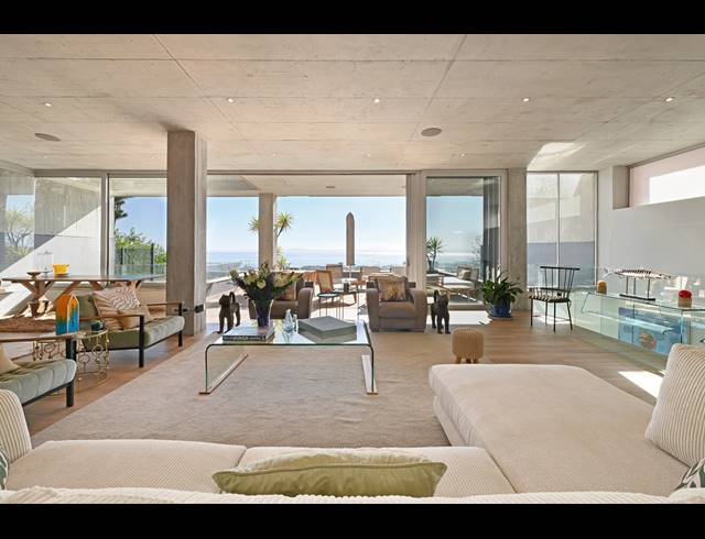 4 BEDROOM FREEHOLD TO LET IN GREEN POINT